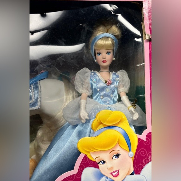 2003- Disney Princess Porcelain Royal Horse Collection 10" Doll Cinderella&Horse - Picture 4 of 7